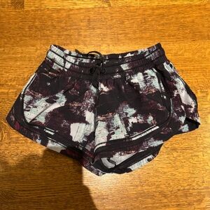 Lululemon Athletica Black White and purple Patterned Shorts